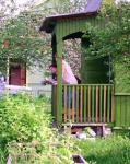 Дача на Вышневолоцком водохранилище с баней,теплицей,садом
